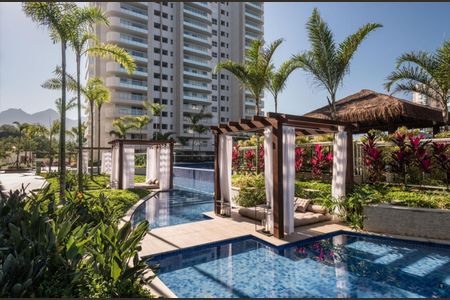 Apartamento à venda com 154m², 3 quartos e 2 vagas Apartamento à venda com 154m², 3 quartos e 2 vagasÁrea comum - Piscina