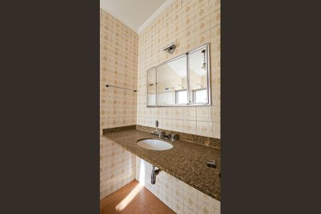 Casa para alugar com 340m², 4 quartos e 6 vagas Casa para alugar com 340m², 4 quartos e 6 vagasBanheiro 2