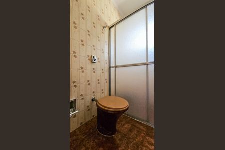 Casa para alugar com 340m², 4 quartos e 6 vagas Casa para alugar com 340m², 4 quartos e 6 vagasBanheiro 1