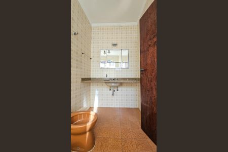 Casa para alugar com 340m², 4 quartos e 6 vagas Casa para alugar com 340m², 4 quartos e 6 vagasBanheiro 2