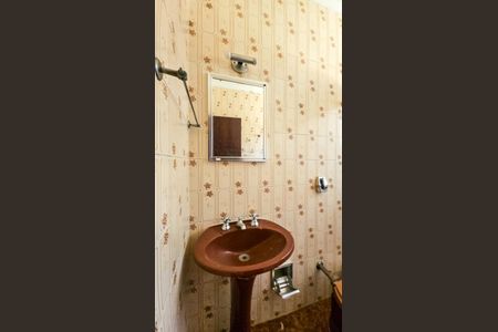 Casa para alugar com 340m², 4 quartos e 6 vagas Casa para alugar com 340m², 4 quartos e 6 vagasBanheiro 1