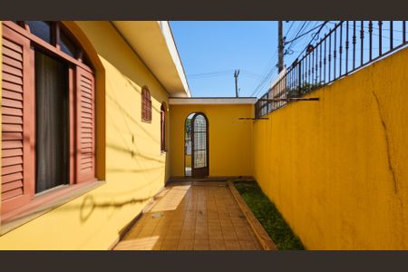 Casa para alugar com 340m², 4 quartos e 6 vagas Casa para alugar com 340m², 4 quartos e 6 vagasCorredor