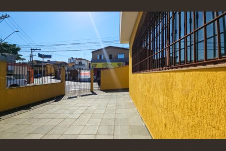 Casa para alugar com 340m², 4 quartos e 6 vagas Casa para alugar com 340m², 4 quartos e 6 vagasQuintal