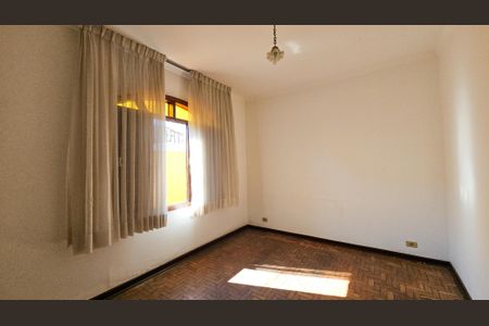 Casa para alugar com 340m², 4 quartos e 6 vagas Casa para alugar com 340m², 4 quartos e 6 vagasQuarto 2