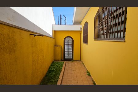 Casa para alugar com 340m², 4 quartos e 6 vagas Casa para alugar com 340m², 4 quartos e 6 vagasCorredor