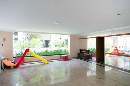 Apartamento à venda com 70m², 3 quartos e 1 vaga Apartamento à venda com 70m², 3 quartos e 1 vagaÁrea comum - Salão de Festas