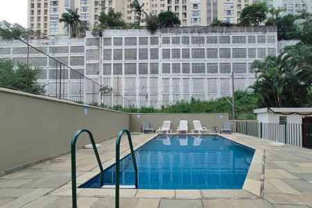 Apartamento à venda com 70m², 3 quartos e 1 vaga Apartamento à venda com 70m², 3 quartos e 1 vagaPiscina