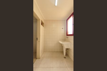 Apartamento à venda com 145m², 4 quartos e 2 vagas Apartamento à venda com 145m², 4 quartos e 2 vagasÁrea de Serviço