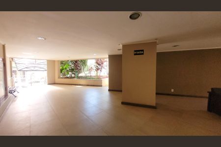 Apartamento à venda com 145m², 4 quartos e 2 vagas Apartamento à venda com 145m², 4 quartos e 2 vagasHall social