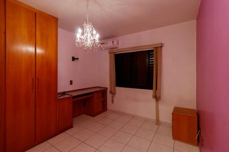Casa à venda com 156m², 3 quartos e 4 vagasSuíte 1