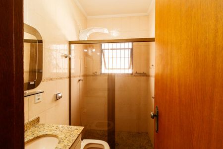 Casa à venda com 156m², 3 quartos e 4 vagasBanheiro da Suíte 1