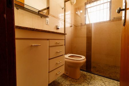 Casa à venda com 156m², 3 quartos e 4 vagasBanheiro da Suíte 1