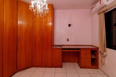 Casa à venda com 156m², 3 quartos e 4 vagasSuíte 1