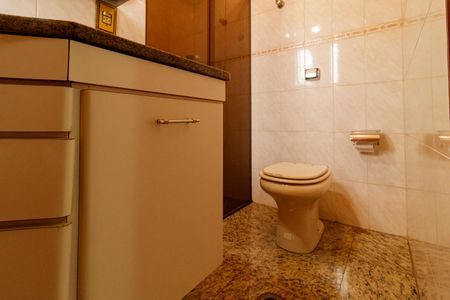 Casa à venda com 156m², 3 quartos e 4 vagasBanheiro da Suíte 2