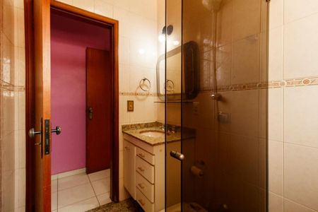 Casa à venda com 156m², 3 quartos e 4 vagasBanheiro da Suíte 1