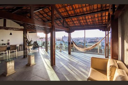 Casa à venda com 500m², 5 quartos e 4 vagasCobertura