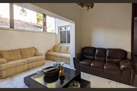 Casa à venda com 500m², 5 quartos e 4 vagasSala