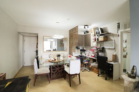 Apartamento à venda com 90m², 3 quartos e 2 vagasSala