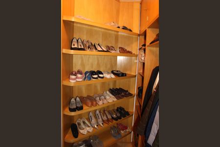 Apartamento à venda com 208m², 3 quartos e 3 vagasCloset do quarto 2