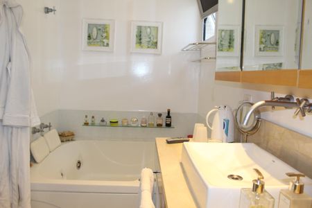 Apartamento à venda com 208m², 3 quartos e 3 vagasBanheiro 2