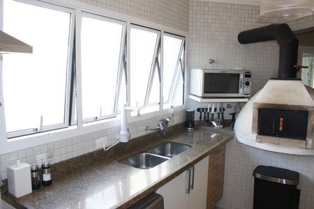 Apartamento à venda com 208m², 3 quartos e 3 vagasCozinha