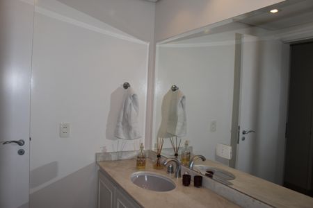 Apartamento à venda com 208m², 3 quartos e 3 vagasBanheiro