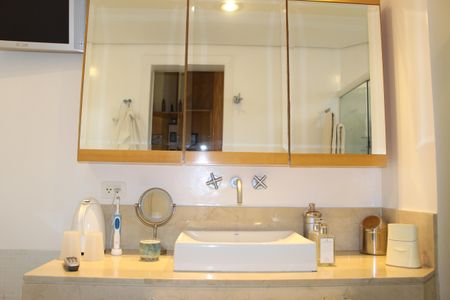 Apartamento à venda com 208m², 3 quartos e 3 vagasBanheiro 2