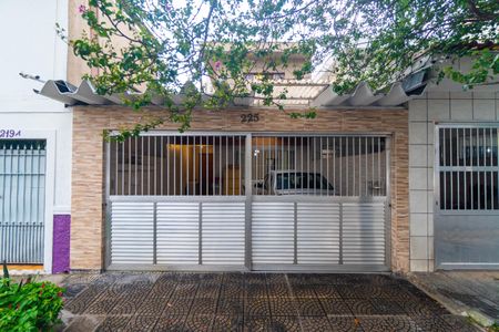 Casa à venda com 126m², 3 quartos e 2 vagasFachada