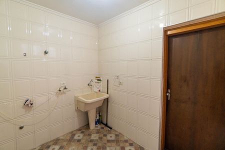 Casa à venda com 126m², 3 quartos e 2 vagasLavanderia