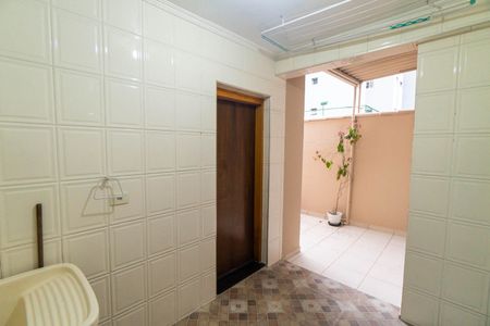 Casa à venda com 126m², 3 quartos e 2 vagasLavanderia
