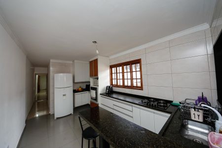 Casa à venda com 250m², 6 quartos e 2 vagas Casa à venda com 250m², 6 quartos e 2 vagasCozinha - CASA CIMA