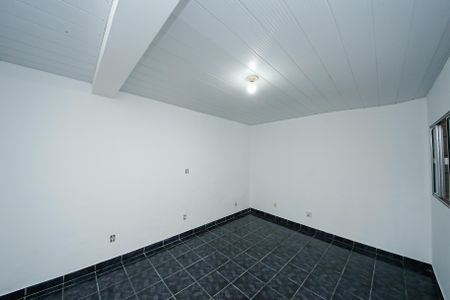 Casa à venda com 250m², 6 quartos e 2 vagas Casa à venda com 250m², 6 quartos e 2 vagasSuíte - CASA TERREA