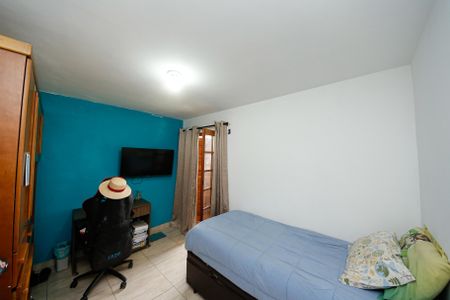 Casa à venda com 250m², 6 quartos e 2 vagas Casa à venda com 250m², 6 quartos e 2 vagasQuarto 2 - CASA CIMA