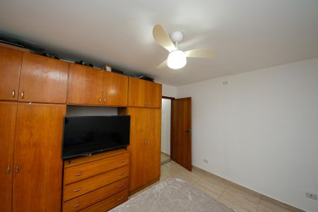 Casa à venda com 250m², 6 quartos e 2 vagas Casa à venda com 250m², 6 quartos e 2 vagasQuarto 3 - CASA CIMA