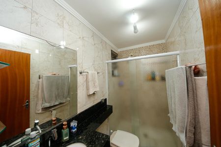 Casa à venda com 250m², 6 quartos e 2 vagas Casa à venda com 250m², 6 quartos e 2 vagasBanheiro - CASA CIMA