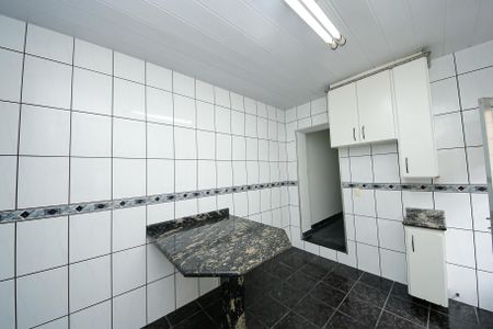 Casa à venda com 250m², 6 quartos e 2 vagas Casa à venda com 250m², 6 quartos e 2 vagasCozinha - CASA TERREA