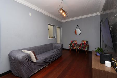 Casa à venda com 110m², 2 quartos e 2 vagasSala