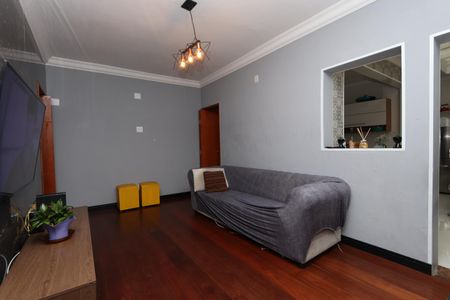 Casa à venda com 110m², 2 quartos e 2 vagasSala