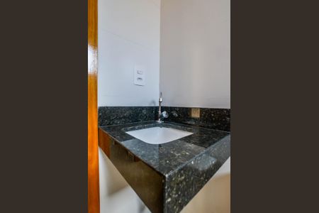 Apartamento à venda com 68m², 2 quartos e 2 vagasBanheiro Social