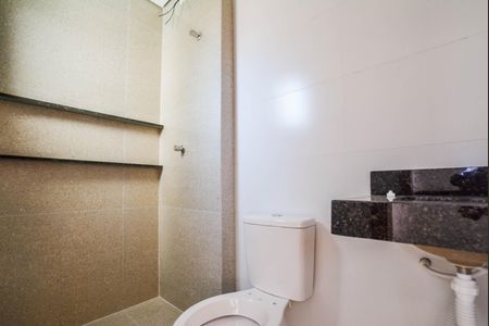 Apartamento à venda com 68m², 2 quartos e 2 vagasBanheiro da Suíte