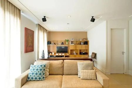 Apartamento à venda com 165m², 3 quartos e 3 vagasFoto 01