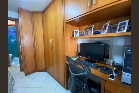 Apartamento à venda com 80m², 2 quartos e 2 vagasQuarto 01