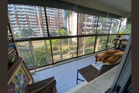 Apartamento à venda com 80m², 2 quartos e 2 vagasJanela - Quarto 01
