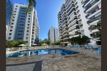 Apartamento à venda com 80m², 2 quartos e 2 vagasÁrea comum - Piscina
