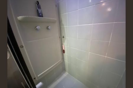 Apartamento à venda com 80m², 2 quartos e 2 vagasBanheiro Social