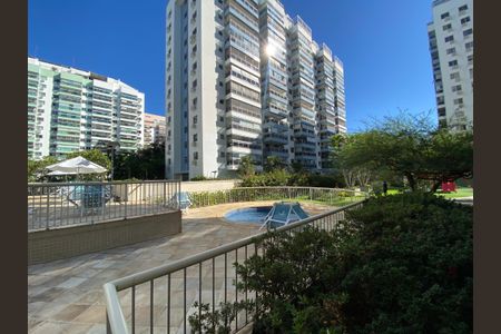 Apartamento à venda com 80m², 2 quartos e 2 vagasÁrea comum - Piscina