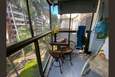 Apartamento à venda com 80m², 2 quartos e 2 vagasVaranda Sala