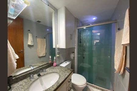 Apartamento à venda com 80m², 2 quartos e 2 vagasBanheiro Social