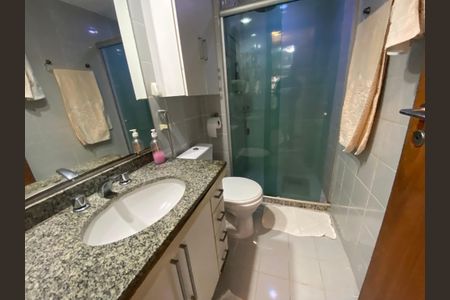 Apartamento à venda com 80m², 2 quartos e 2 vagasBanheiro Social