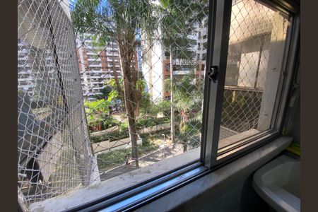 Apartamento à venda com 80m², 2 quartos e 2 vagasJanela - Área de Serviço